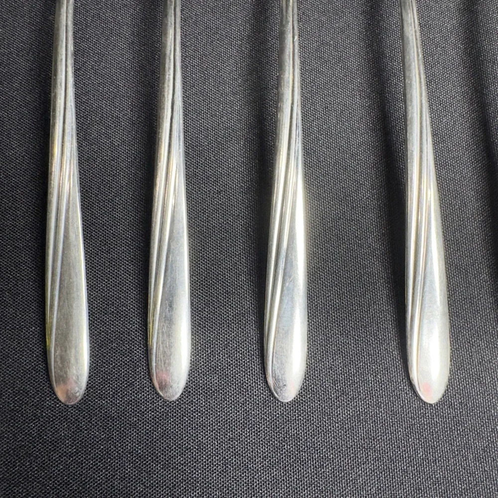 Capri Stainless USA Iced Tea Spoons Set of 8 Long Handle Swirl Pattern 7.5 Inch